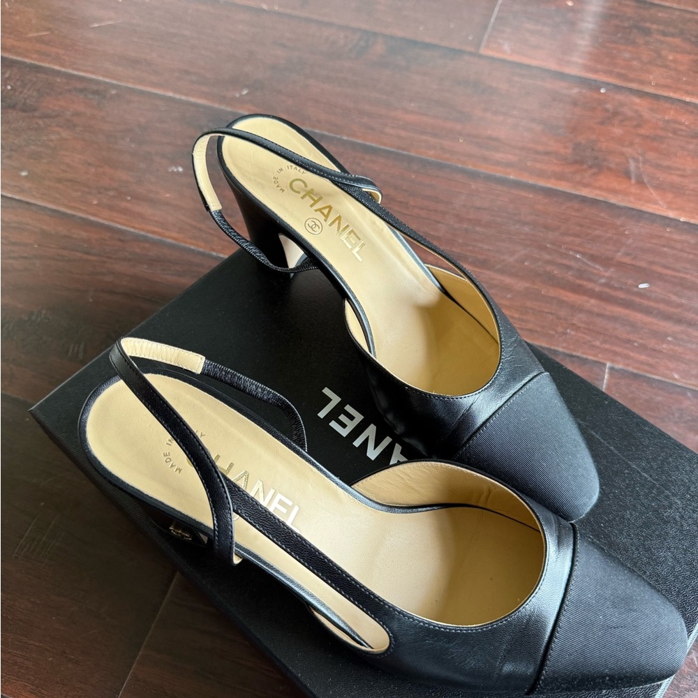 CHANEL Black Heels with Gold CC Logo
